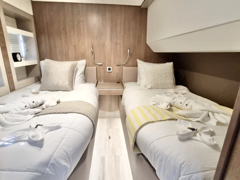 Catamarano a noleggio a Parham Town al miglior prezzo