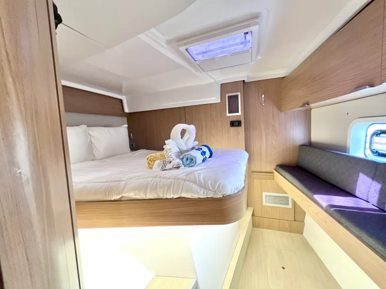 Noleggio Catamarano con o senza skipper Bali a Parham Town