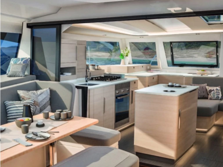 Noleggio Catamarano Fountaine Pajot con patente nautica