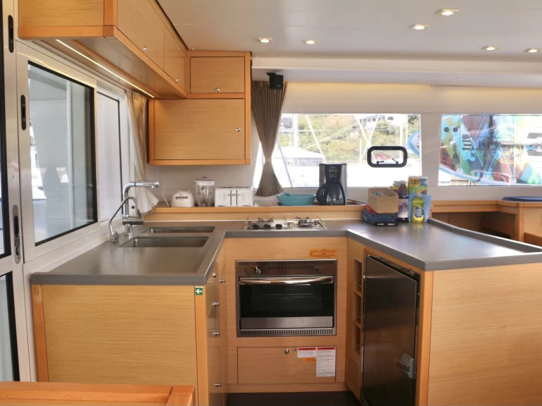 Noleggio Catamarano Lagoon con patente nautica