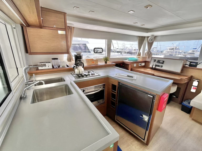 Lagoon Lagoon 450 F da affittare a  Parham Town