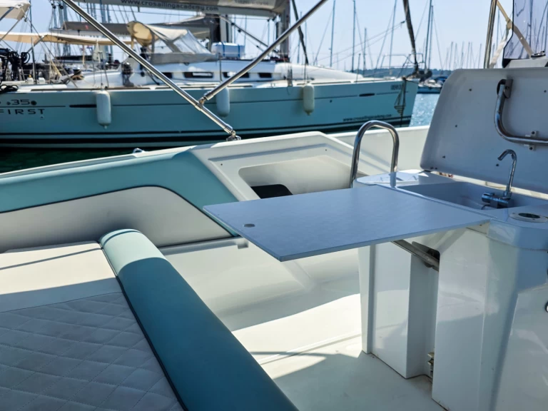 Noleggio Barca a motore con o senza skipper Salpa a Pola