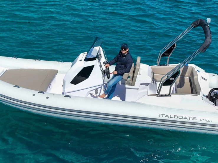 Noleggio Barca a motore a Pola –  Italboats Predator 700