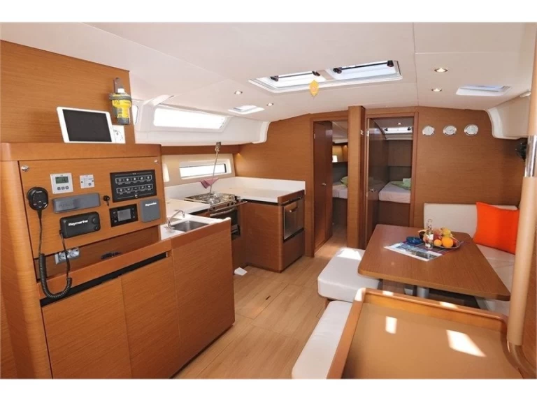Jeanneau Sun Odyssey 490 da affittare a  Álimos
