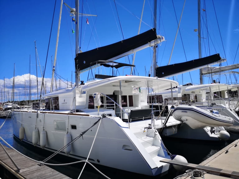 Noleggio Catamarano con o senza skipper Lagoon a Sebenico