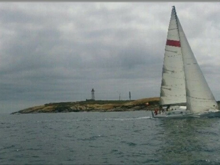 Barca a vela a noleggio a Loctudy al miglior prezzo