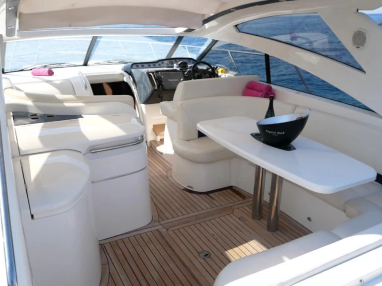 Noleggio Barca a motore Princess con patente nautica