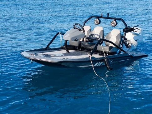 Noleggio a Golfe-Juan – AWASH Awash 370 su SamBoat