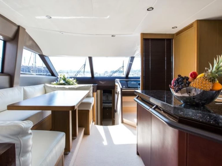 Noleggio barche Princess Princess 64 Fly a Beaulieu-sur-Mer su Samboat