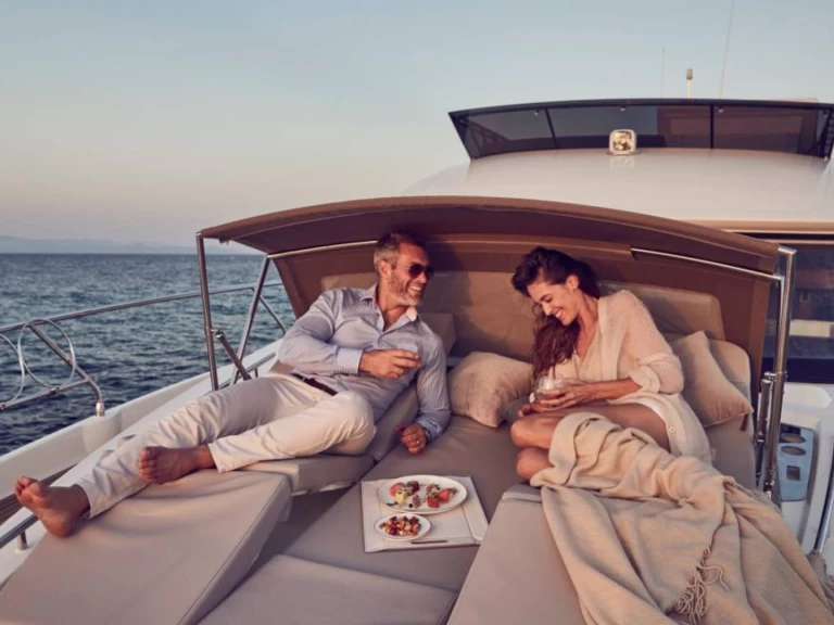 Noleggio Barca a motore con o senza skipper Prestige a Saint-Laurent-du-Var