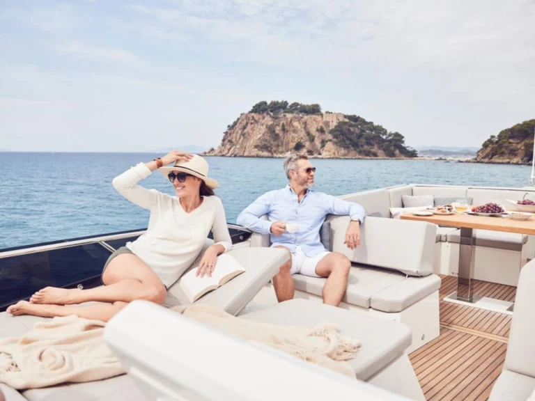 Noleggiare una Prestige Prestige 520 Fly a Saint-Laurent-du-Var