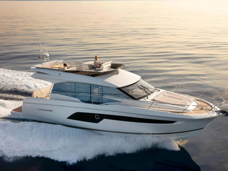 Noleggio Barca a motore Prestige con patente nautica