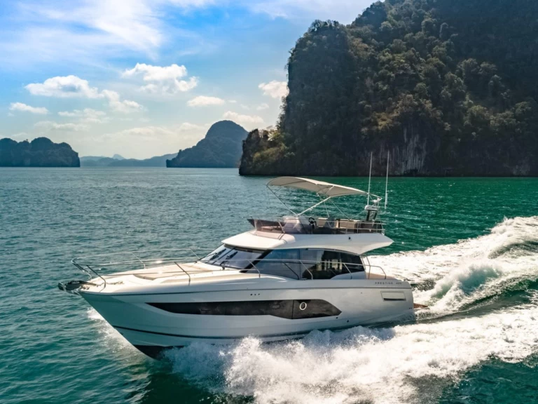 Noleggiare una Prestige Prestige 420 Fly a Juan-les-Pins