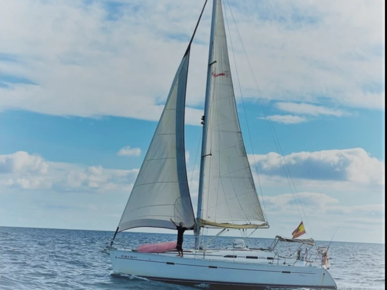 Noleggiare una Bénéteau Oceanis 393 Clipper a Calafell