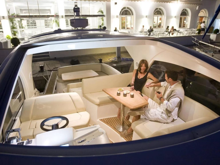 Noleggio Barca a motore Prestige con patente nautica