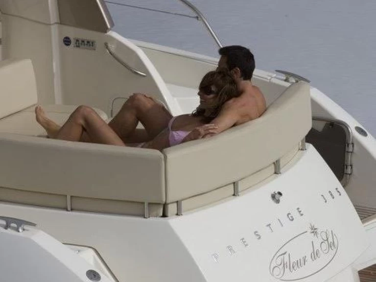 Noleggio Barca a motore con o senza skipper Prestige a Juan-les-Pins