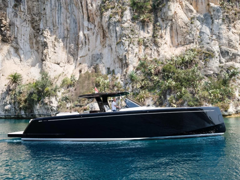 Noleggio Yacht di lusso Pardo Yachts con patente nautica