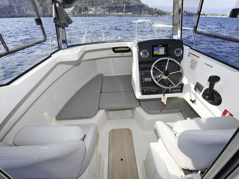 Noleggio Barca a motore Quicksilver con patente nautica