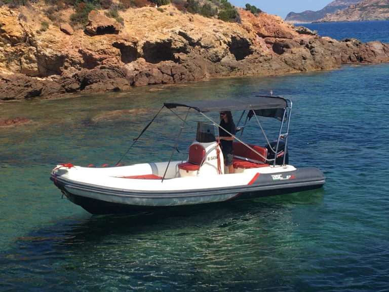 Gommone a noleggio a Galéria al miglior prezzo