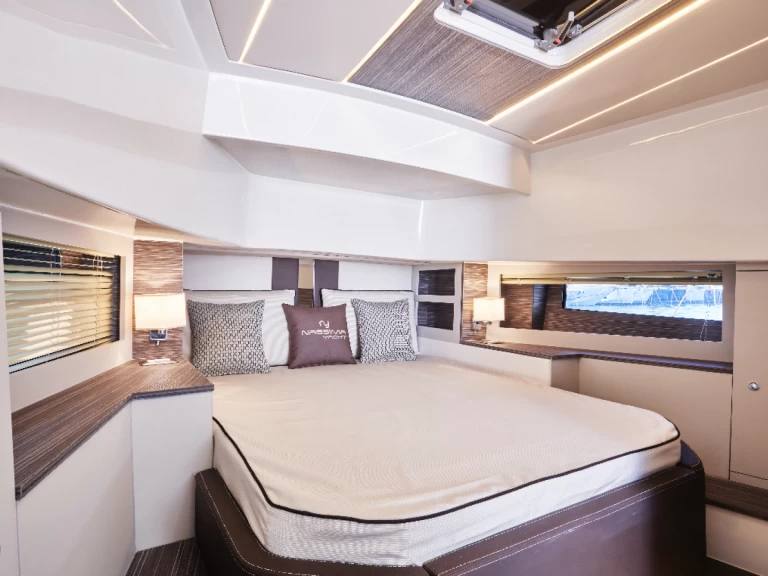 Noleggio Barca a motore con o senza skipper Nassima40 a Ibiza Town