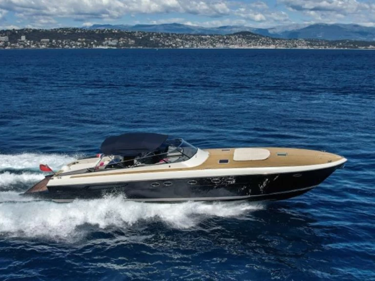 Itama 55 da affittare a  Juan-les-Pins