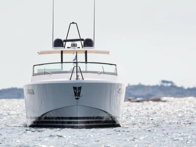 Noleggiare una Delta Powerboats 60 a Juan-les-Pins