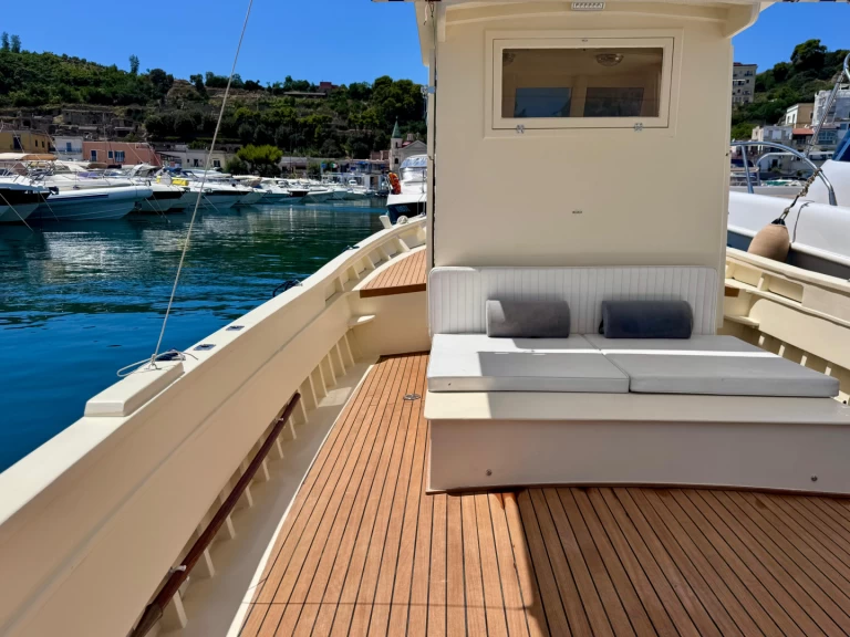 F.lli Mileo Gozzo da affittare a  Baia