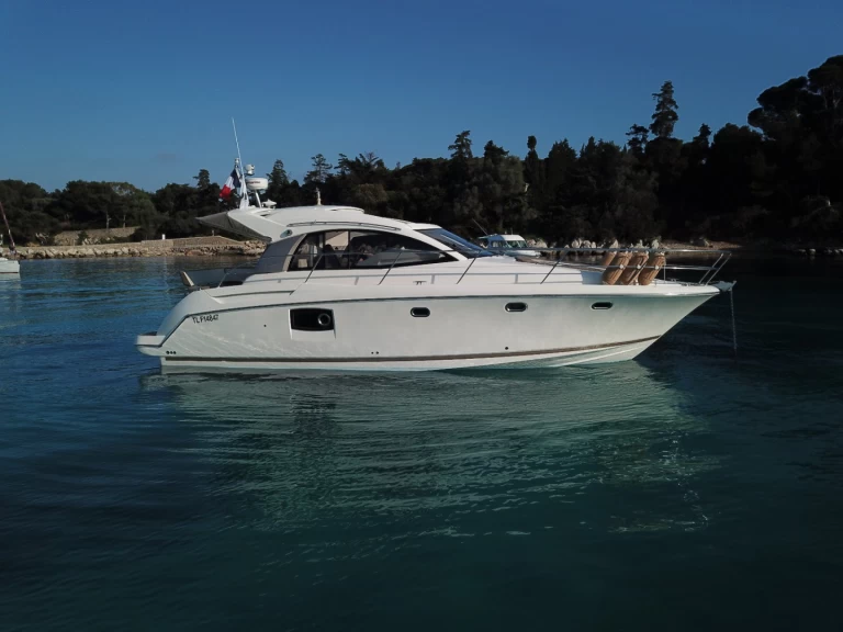 Noleggio barche Prestige 39 a Juan-les-Pins su Samboat