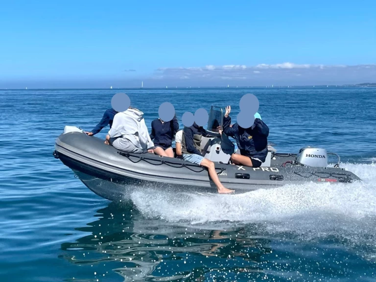 Gommone a noleggio a Locmiquélic al miglior prezzo