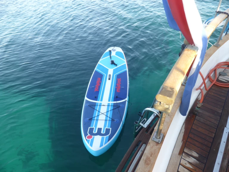 Noleggio Barca a motore con o senza skipper eurobanker a Figari