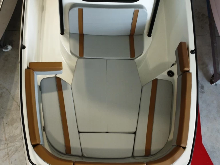 Bénéteau Flyer 8 SPACEdeck da affittare a  Ajaccio