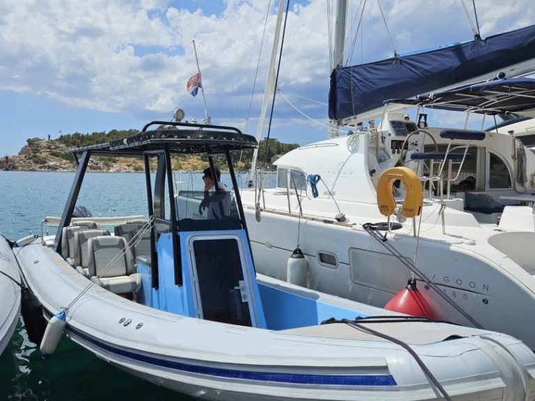 Gommone a noleggio a Macarsca al miglior prezzo