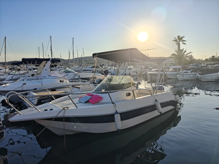 Noleggio a Sainte-Maxime – Tecnomariner Stealth Mithos  su SamBoat