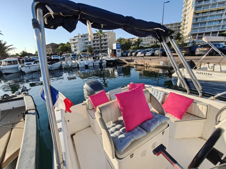 Noleggio barche Sainte-Maxime economico Stealth Mithos 