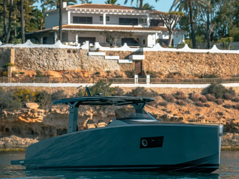 Noleggio barche Tesoro T40 a Port des Marines de Cogolin su Samboat