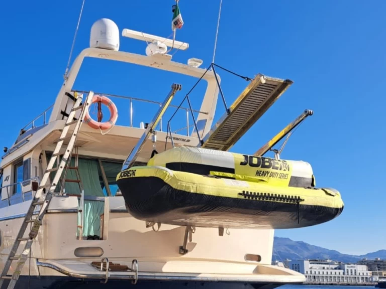 Noleggio Barca a motore con o senza skipper Mercan a Palermo