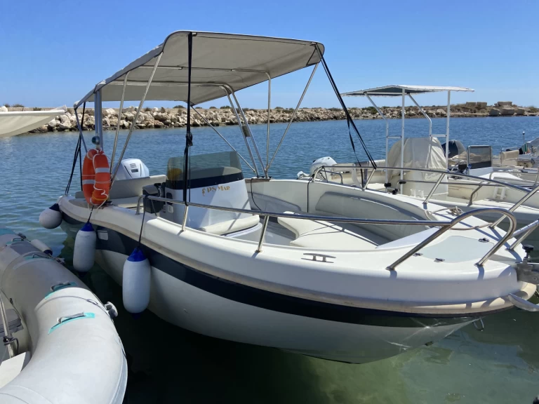 Barca a motore a noleggio a Marzamemi al miglior prezzo