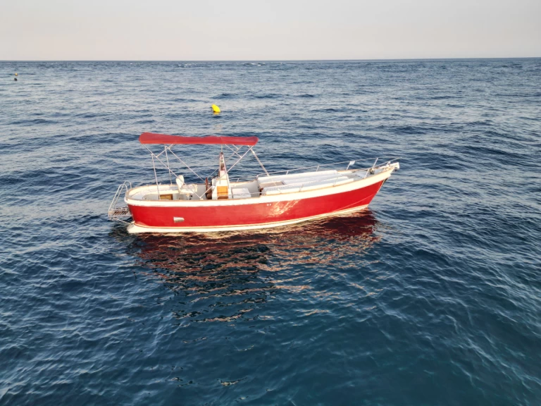 Noleggiare una Dasamarine Altair 25 a Catania