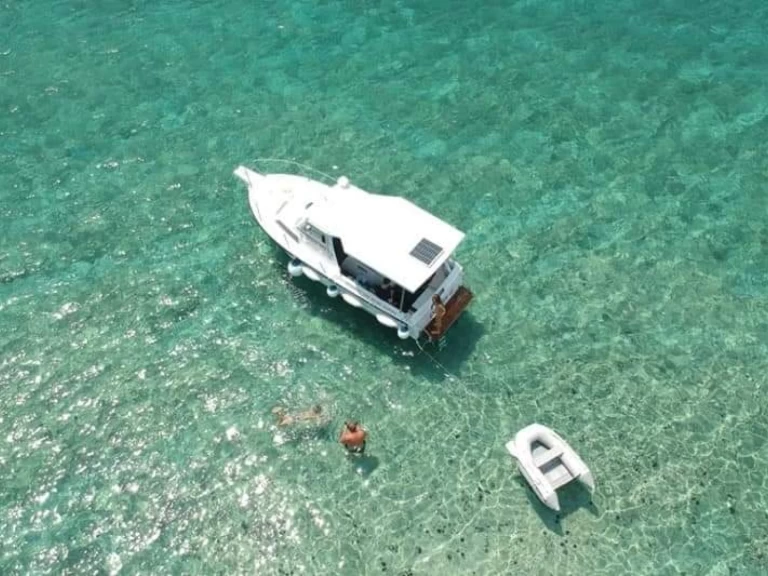 Noleggio barche Jeanneau Lamparo a Lumbarda su Samboat