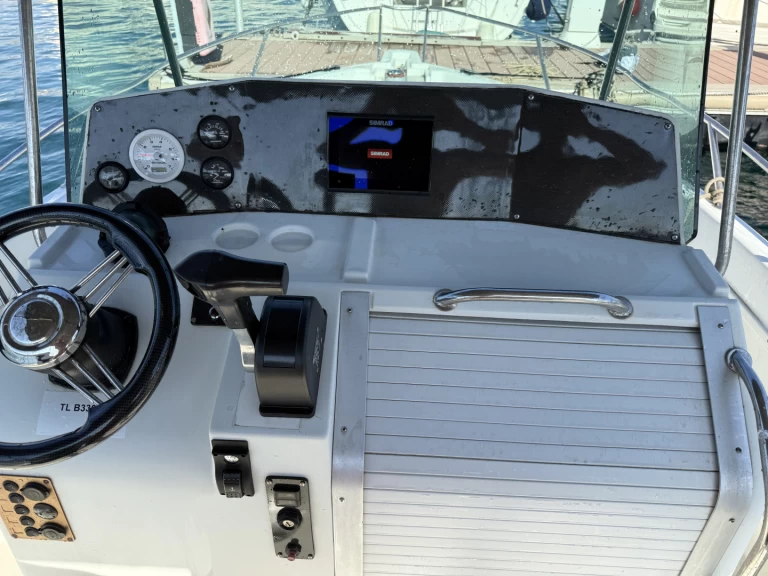 Noleggio barche Jeanneau Cap Camarat 695 WA a Toulon su Samboat