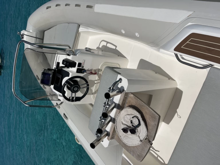 Noleggio Gommone Capelli con patente nautica