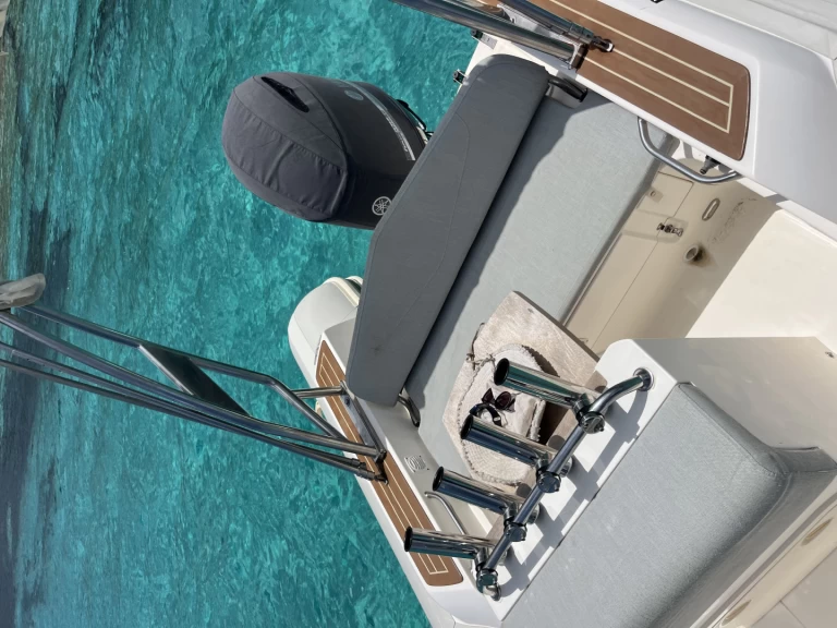 Gommone a noleggio a San Fiorenzo al miglior prezzo