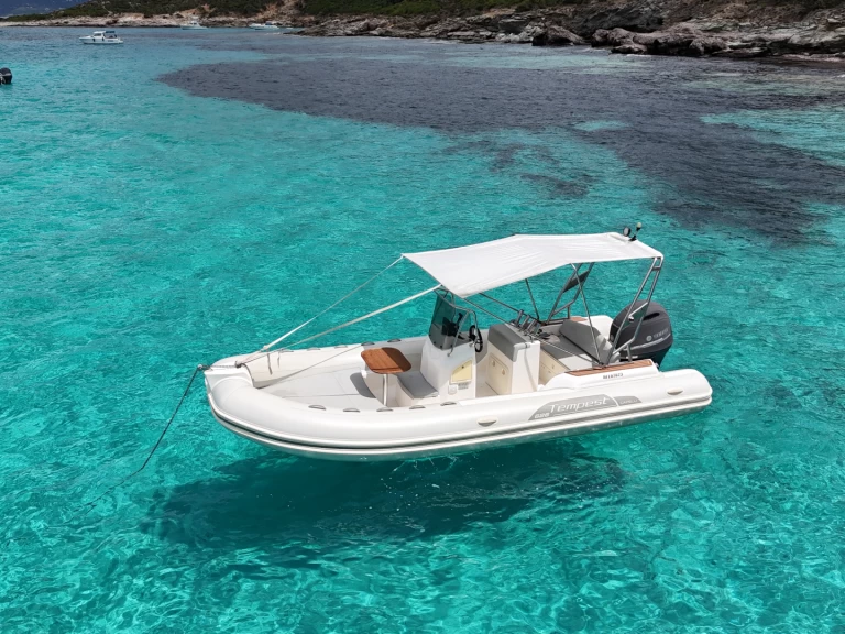 Noleggio barche Capelli Tempest 626 a San Fiorenzo su Samboat