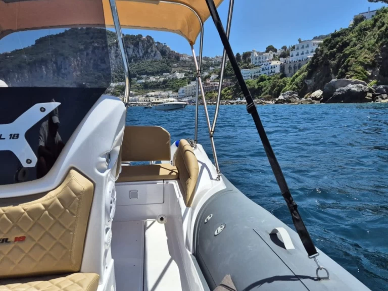 Noleggiare una Salpa Salpa Soleil 18 a Sorrento