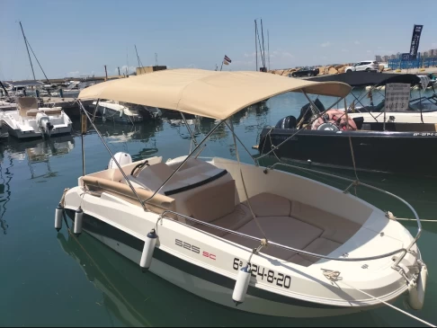 Noleggio Barca a motore Remus con patente nautica