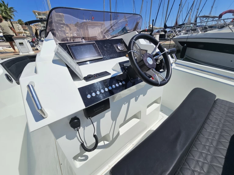 Noleggio a Port Fréjus – Pacific Craft Pacific Craft 27 RX su SamBoat