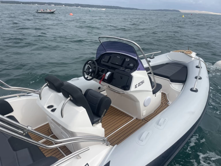 Noleggiare una Grand Boats Golden Line G580LF a Cap Ferret