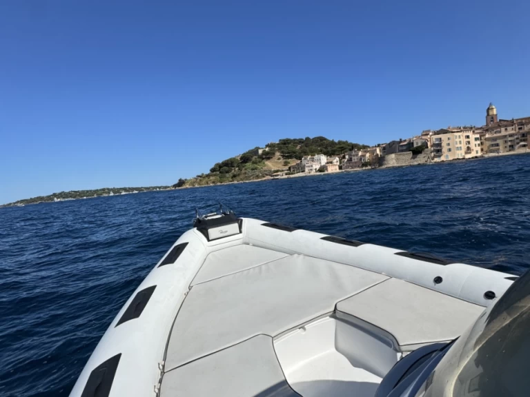 Noleggio a Port Cogolin – Ranieri Cayman 31 Sport Touring su SamBoat