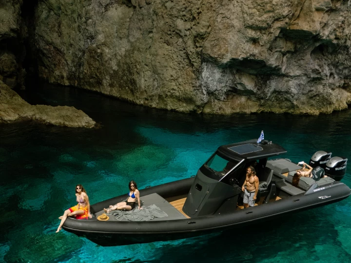 Noleggio a Sifnos – Ribco SF-36X su SamBoat