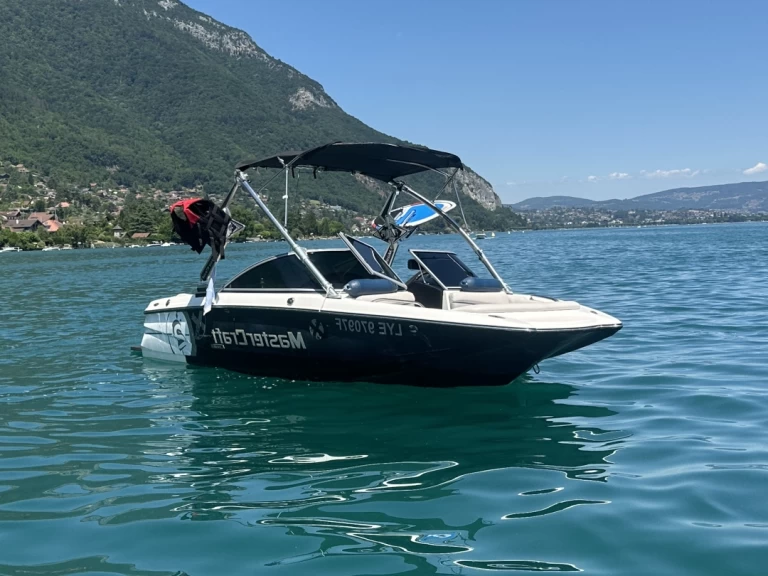 Noleggio Barca a motore Mastercraft con patente nautica